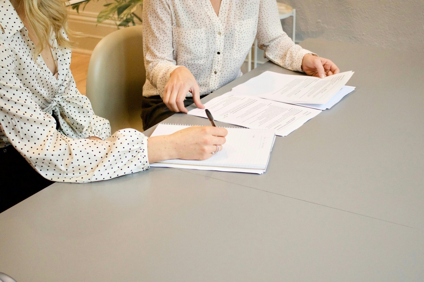 Same Insurer, Smaller Network, Questionable Compliance: What Cheap Visa Plans Leave Out