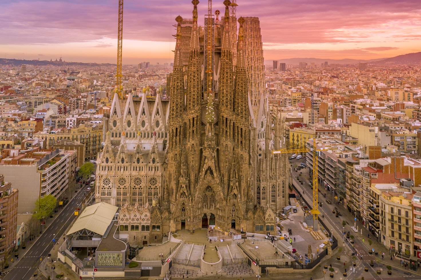 5 most famous churches you cannot miss in Spain